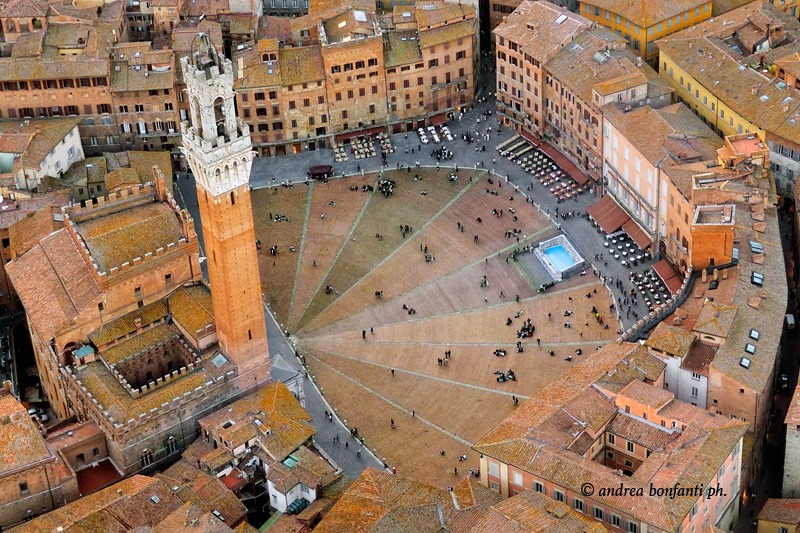 Classical Siena Guided Tour with Isabelle Piazza del Campo aereal view © Andrea Bonfanti photographer