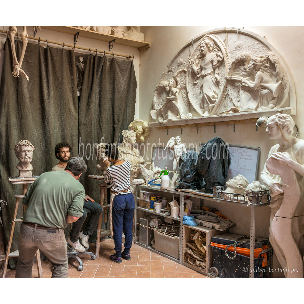andrea bonfanti ph © Sculpture Workshop in the Santo Spirito District andrea bonfanti ph © Sculpture Workshop in the Santo Spirito District