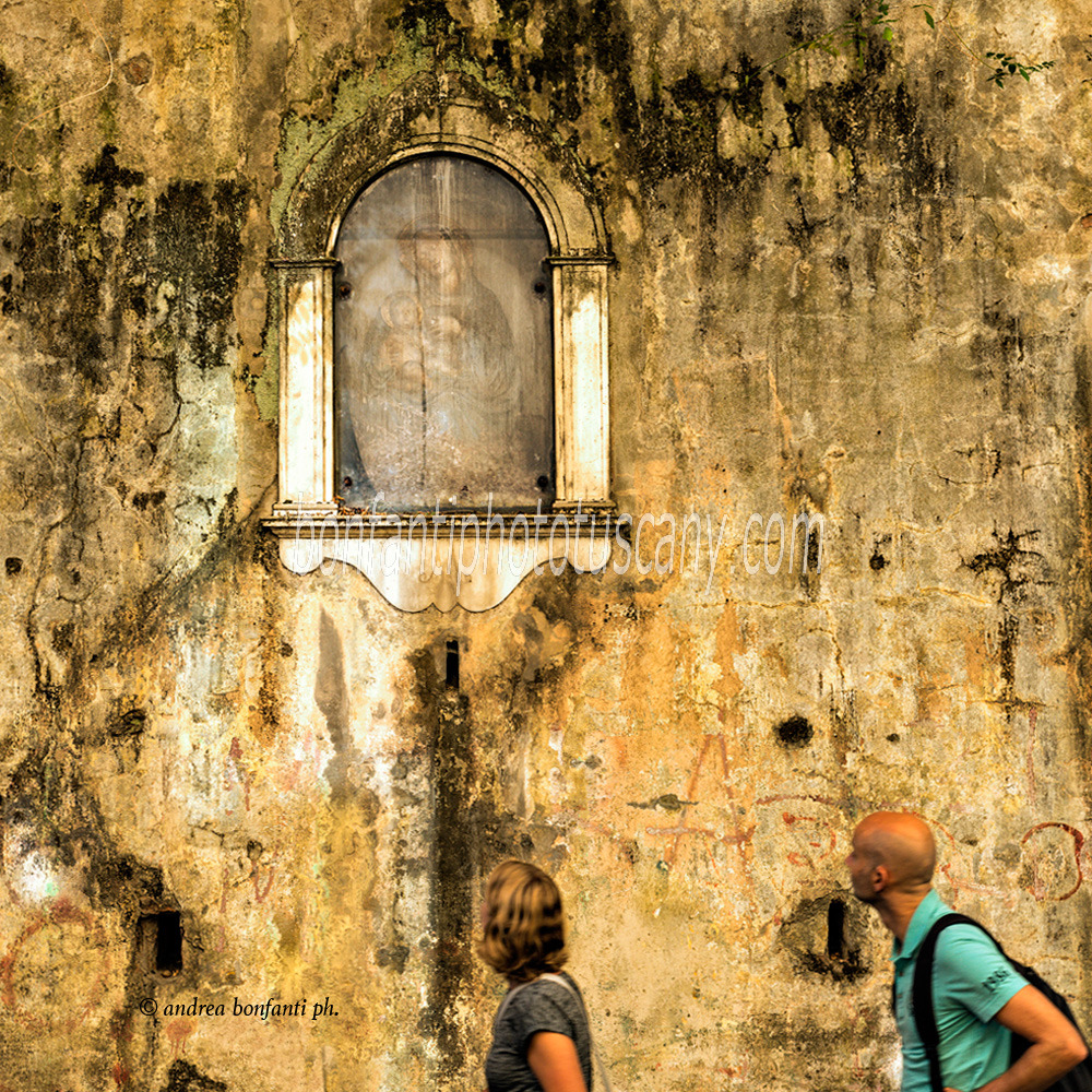 andrea bonfanti ph © tabernacle in Romana Street andrea bonfanti ph © tabernacle in Romana Street