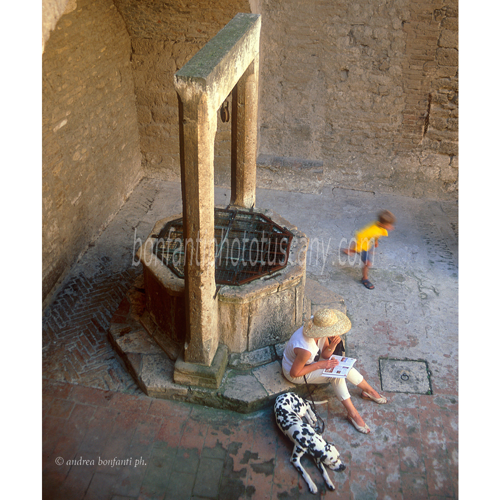 andrea bonfanti ph © San Gimignano Town Hall Courtyard andrea bonfanti ph © San Gimignano Town Hall Courtyard