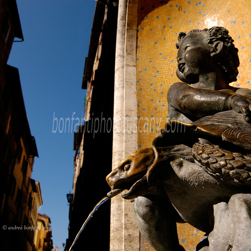 andrea bonfanti ph © little fountain in the Tartuca District